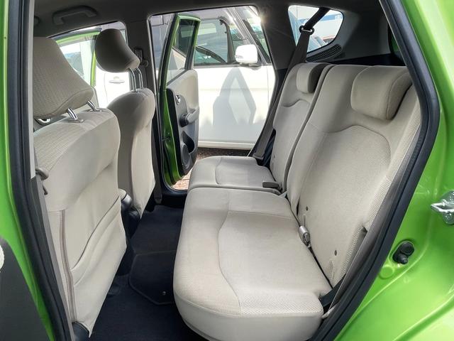 フィットハイブリッド スマートセレクション ハイブリッド ETC バックカメラ ナビ TV オートクルーズコントロール HID スマートキー 電動格納ミラー CVT 盗難防止システム 衝突安全ボディ アルミホイール CD チップアップシート(44枚目)