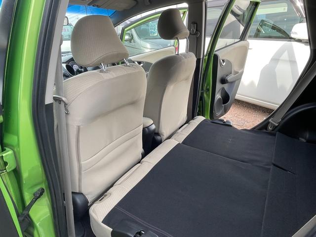 フィットハイブリッド スマートセレクション ハイブリッド ETC バックカメラ ナビ TV オートクルーズコントロール HID スマートキー 電動格納ミラー CVT 盗難防止システム 衝突安全ボディ アルミホイール CD チップアップシート(48枚目)