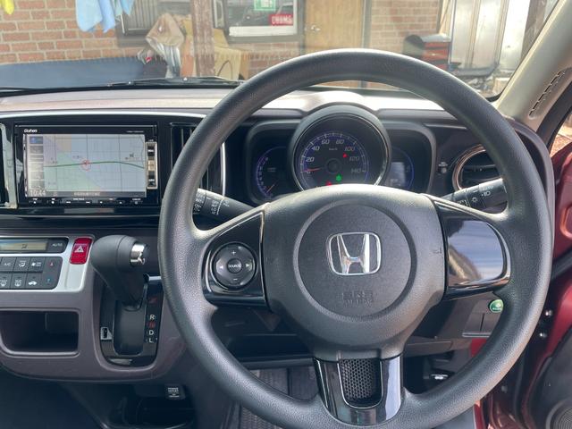 N-ONE プレミアム ツアラー ETC バックカメラ ナビ TV HID スマートキー アイドリングストップ ベンチシート CVT 盗難防止システム ABS ESC CD DVD再生 USB チップアップシート アルミホイール(2枚目)