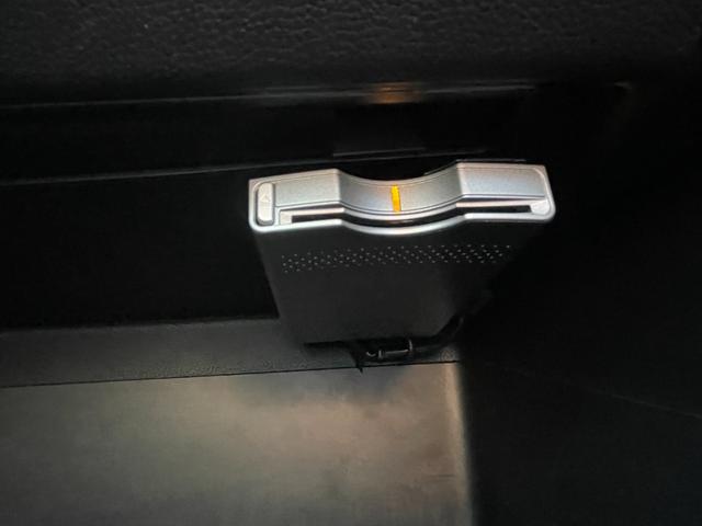 N-ONE プレミアム ツアラー ETC バックカメラ ナビ TV HID スマートキー アイドリングストップ ベンチシート CVT 盗難防止システム ABS ESC CD DVD再生 USB チップアップシート アルミホイール(4枚目)