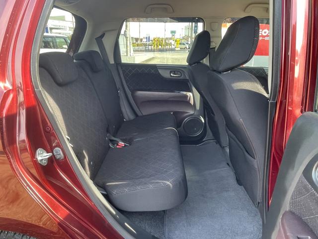 N-ONE プレミアム ツアラー ETC バックカメラ ナビ TV HID スマートキー アイドリングストップ ベンチシート CVT 盗難防止システム ABS ESC CD DVD再生 USB チップアップシート アルミホイール(31枚目)