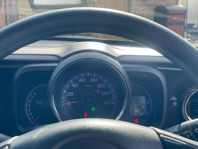 N-ONE プレミアム ツアラー ETC バックカメラ ナビ TV HID スマートキー アイドリングストップ ベンチシート CVT 盗難防止システム ABS ESC CD DVD再生 USB チップアップシート アルミホイール(33枚目)