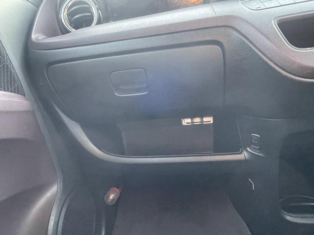 N-ONE プレミアム ツアラー ETC バックカメラ ナビ TV HID スマートキー アイドリングストップ ベンチシート CVT 盗難防止システム ABS ESC CD DVD再生 USB チップアップシート アルミホイール(42枚目)