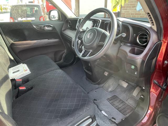 N-ONE プレミアム ツアラー ETC バックカメラ ナビ TV HID スマートキー アイドリングストップ ベンチシート CVT 盗難防止システム ABS ESC CD DVD再生 USB チップアップシート アルミホイール(43枚目)