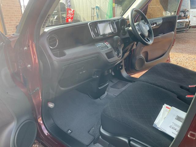 N-ONE プレミアム ツアラー ETC バックカメラ ナビ TV HID スマートキー アイドリングストップ ベンチシート CVT 盗難防止システム ABS ESC CD DVD再生 USB チップアップシート アルミホイール(51枚目)