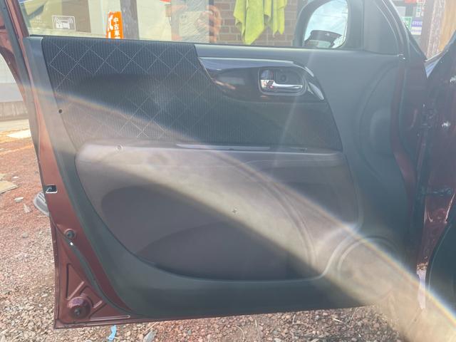 N-ONE プレミアム ツアラー ETC バックカメラ ナビ TV HID スマートキー アイドリングストップ ベンチシート CVT 盗難防止システム ABS ESC CD DVD再生 USB チップアップシート アルミホイール(52枚目)