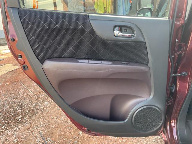 N-ONE プレミアム ツアラー ETC バックカメラ ナビ TV HID スマートキー アイドリングストップ ベンチシート CVT 盗難防止システム ABS ESC CD DVD再生 USB チップアップシート アルミホイール(55枚目)