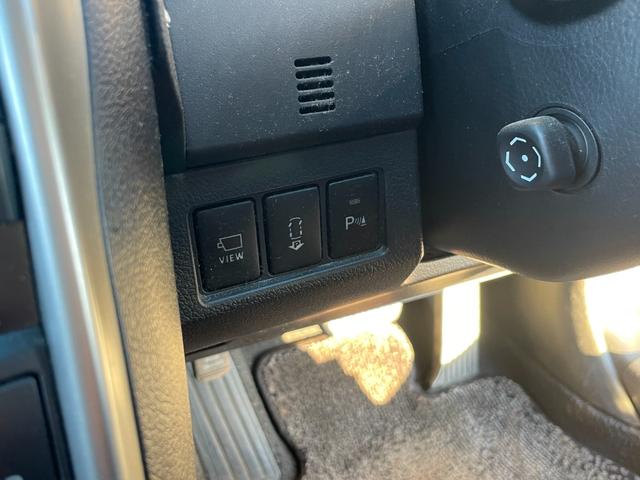 マークＸ プレミアム　Ｂｌｕｅｔｏｏｔｈ音楽　ハーフレザーシート　ＥＳＣ　衝突安全ボディ　スマキー　エアコン　ＥＴＣ車載器　フルセグ地デジ　オートクルーズ　ＤＶＤ　パワーシート　キーフリー　盗難防止システム　ナビ＆ＴＶ（7枚目）