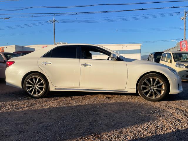 マークＸ プレミアム　Ｂｌｕｅｔｏｏｔｈ音楽　ハーフレザーシート　ＥＳＣ　衝突安全ボディ　スマキー　エアコン　ＥＴＣ車載器　フルセグ地デジ　オートクルーズ　ＤＶＤ　パワーシート　キーフリー　盗難防止システム　ナビ＆ＴＶ（14枚目）