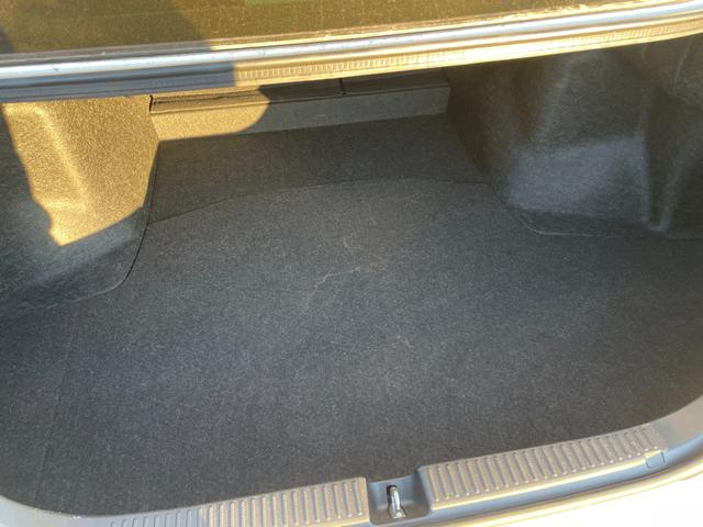 マークＸ プレミアム　Ｂｌｕｅｔｏｏｔｈ音楽　ハーフレザーシート　ＥＳＣ　衝突安全ボディ　スマキー　エアコン　ＥＴＣ車載器　フルセグ地デジ　オートクルーズ　ＤＶＤ　パワーシート　キーフリー　盗難防止システム　ナビ＆ＴＶ（19枚目）