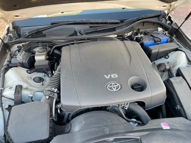 マークＸ プレミアム　Ｂｌｕｅｔｏｏｔｈ音楽　ハーフレザーシート　ＥＳＣ　衝突安全ボディ　スマキー　エアコン　ＥＴＣ車載器　フルセグ地デジ　オートクルーズ　ＤＶＤ　パワーシート　キーフリー　盗難防止システム　ナビ＆ＴＶ（20枚目）