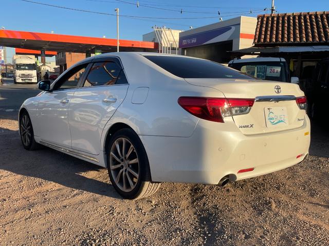 マークＸ プレミアム　Ｂｌｕｅｔｏｏｔｈ音楽　ハーフレザーシート　ＥＳＣ　衝突安全ボディ　スマキー　エアコン　ＥＴＣ車載器　フルセグ地デジ　オートクルーズ　ＤＶＤ　パワーシート　キーフリー　盗難防止システム　ナビ＆ＴＶ（26枚目）