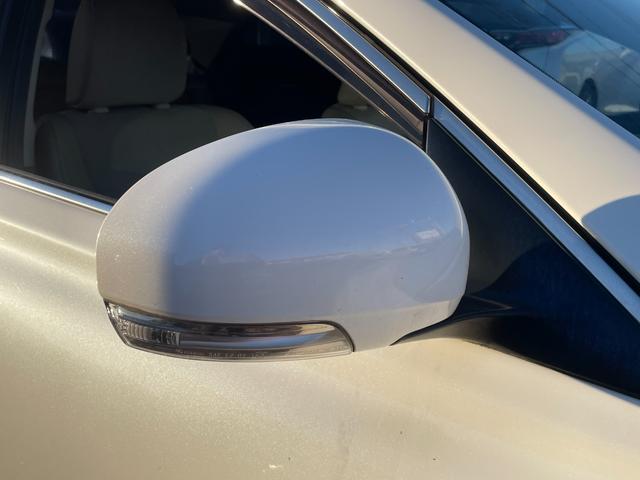 マークＸ プレミアム　Ｂｌｕｅｔｏｏｔｈ音楽　ハーフレザーシート　ＥＳＣ　衝突安全ボディ　スマキー　エアコン　ＥＴＣ車載器　フルセグ地デジ　オートクルーズ　ＤＶＤ　パワーシート　キーフリー　盗難防止システム　ナビ＆ＴＶ（30枚目）