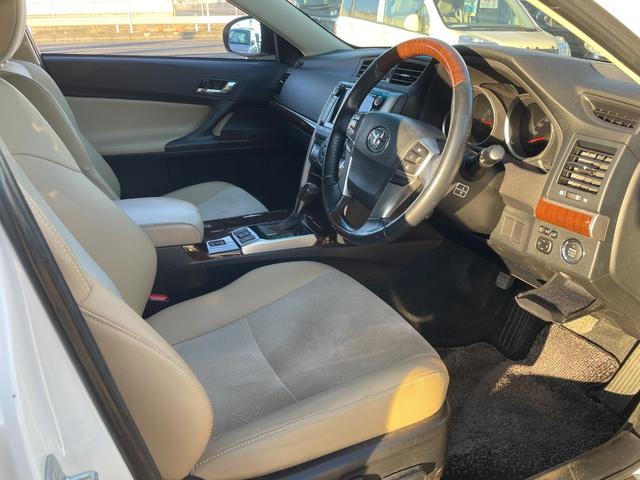 マークＸ プレミアム　Ｂｌｕｅｔｏｏｔｈ音楽　ハーフレザーシート　ＥＳＣ　衝突安全ボディ　スマキー　エアコン　ＥＴＣ車載器　フルセグ地デジ　オートクルーズ　ＤＶＤ　パワーシート　キーフリー　盗難防止システム　ナビ＆ＴＶ（40枚目）