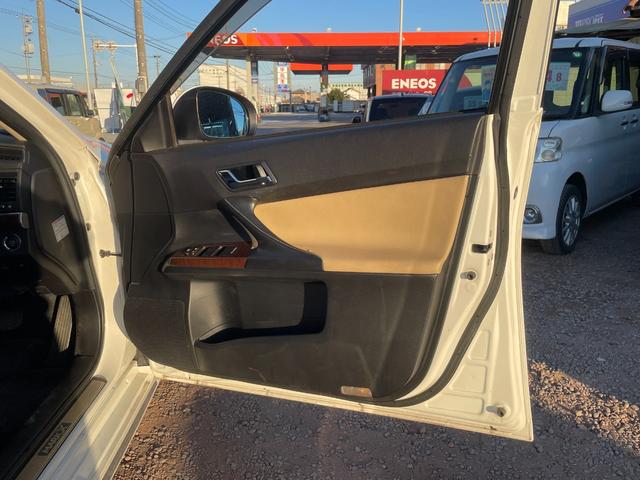 マークＸ プレミアム　Ｂｌｕｅｔｏｏｔｈ音楽　ハーフレザーシート　ＥＳＣ　衝突安全ボディ　スマキー　エアコン　ＥＴＣ車載器　フルセグ地デジ　オートクルーズ　ＤＶＤ　パワーシート　キーフリー　盗難防止システム　ナビ＆ＴＶ（49枚目）