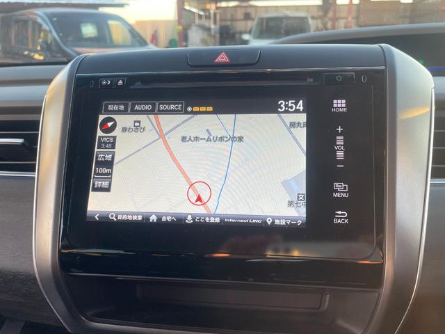 フリード＋ハイブリッド ハイブリッドＧ・ホンダセンシング　４ＷＤ　ハイブリッド　ドライブレコーダー　ＥＴＣ　バックカメラ　ナビ　両側電動スライドドア　オートクルーズコントロール　レーンアシスト　衝突被害軽減システム　オートライト　ＬＥＤヘッドランプ（4枚目）