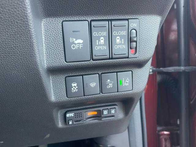 フリード＋ハイブリッド ハイブリッドＧ・ホンダセンシング　４ＷＤ　ハイブリッド　ドライブレコーダー　ＥＴＣ　バックカメラ　ナビ　両側電動スライドドア　オートクルーズコントロール　レーンアシスト　衝突被害軽減システム　オートライト　ＬＥＤヘッドランプ（8枚目）