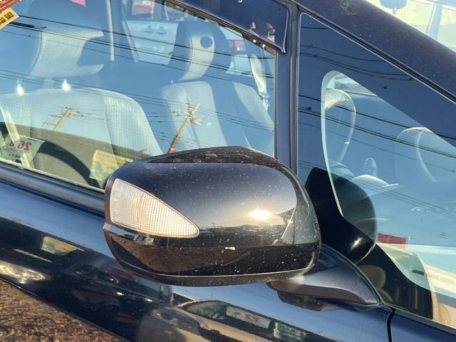 フィットハイブリッド ナビプレミアムセレクション　ハイブリッド　ＥＴＣ　バックカメラ　ナビ　ＴＶ　オートクルーズコントロール　ＨＩＤ　スマートキー　電動格納ミラー　シートヒーター　ＣＶＴ　盗難防止システム　衝突安全ボディ　アルミホイール　ＣＤ（26枚目）