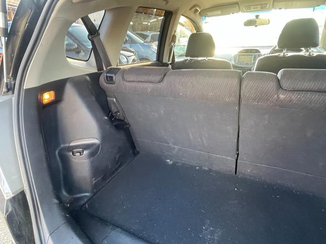 フィットハイブリッド ナビプレミアムセレクション　ハイブリッド　ＥＴＣ　バックカメラ　ナビ　ＴＶ　オートクルーズコントロール　ＨＩＤ　スマートキー　電動格納ミラー　シートヒーター　ＣＶＴ　盗難防止システム　衝突安全ボディ　アルミホイール　ＣＤ（37枚目）