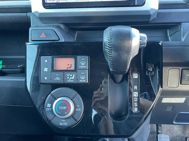 ピクシスメガ Ｇターボ　ＳＡＩＩ　ＥＴＣ　両側電動スライドドア　ナビ　ＴＶ　衝突被害軽減システム　オートライト　ＬＥＤヘッドランプ　スマートキー　アイドリングストップ　電動格納ミラー　ベンチシート　ターボ　ＣＶＴ　盗難防止システム（7枚目）