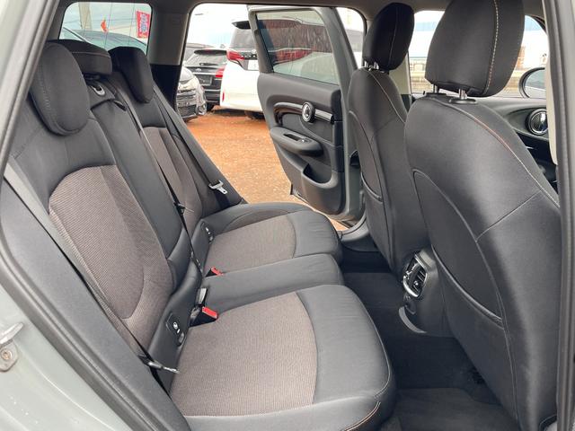 ＭＩＮＩ クーパー　クラブマン　バックカメラ　ナビ　オートクルーズコントロール　アルミホイール　スマートキー　アイドリングストップ　ターボ　ＡＴ　ＡＢＳ　ＥＳＣ　エアコン　パワーステアリング　パワーウィンドウ　運転席エアバッグ（41枚目）