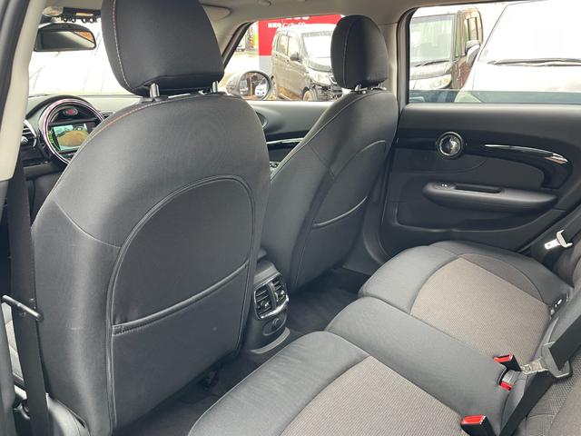 ＭＩＮＩ クーパー　クラブマン　バックカメラ　ナビ　オートクルーズコントロール　アルミホイール　スマートキー　アイドリングストップ　ターボ　ＡＴ　ＡＢＳ　ＥＳＣ　エアコン　パワーステアリング　パワーウィンドウ　運転席エアバッグ（50枚目）