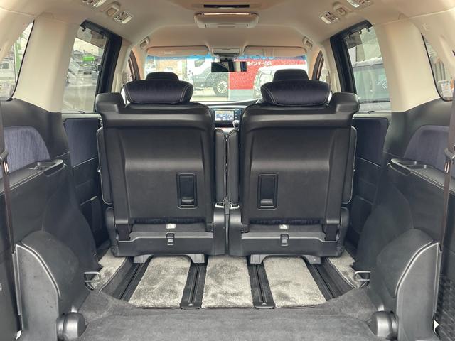 オデッセイ アブソルート・２０ｔｈアニバーサリー　ＥＴＣ　全周囲カメラ　ナビ　ＴＶ　オートクルーズコントロール　レーンアシスト　衝突被害軽減システム　両側電動スライドドア　オートライト　ＬＥＤヘッドランプ　スマートキー　アイドリングストップ（18枚目）