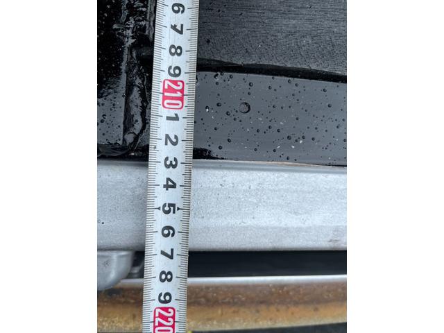 フォワード 　タダノハイジャッキ　ジャッキ同年式ワンオーナー　床・横ネタ架装仕上済　床板アピトン　センター鉄板張リ　４ＨＫ１モデル　２１０ＰＳ　６速ＭＴ　荷台長さ５１３ｃｍ幅２１６ｃｍ　床板地上高さ約１１０ｃｍ（17枚目）