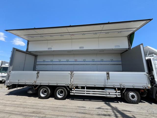 プロフィア 　３８０馬力　積載１３４００ｋｇ　バックモニタ　７速ＭＴ　トレクス製　箱長さ９６０ｃｍ幅２４１ｃｍ高さ２５８ｃｍ　車内上級グレード仕様　磁石式リターダ　ライトウォッシャー　リアエアサス　センターローラー（14枚目）