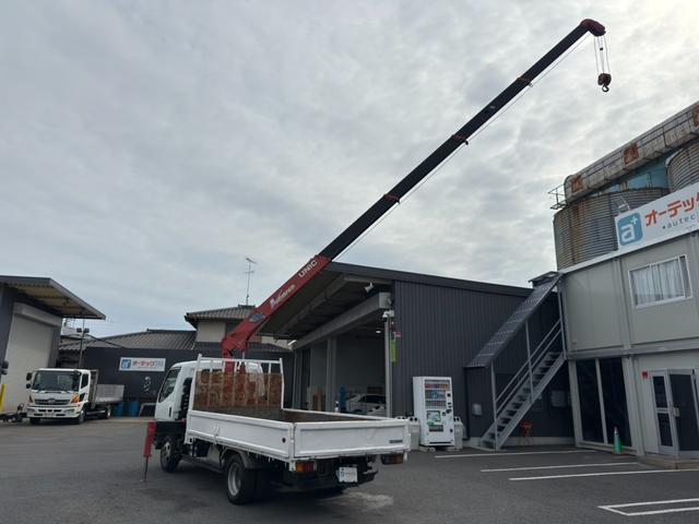 キャンター クレーン車　古河ユニック製５段　ＵＲＶ２６モデル　吊り２．６３ｔ　ラジコン　フックイン　荷台内寸：長さ３７２ｃｍ幅１９１ｃｍ　ハイデッキ　煤焼き無し　最大積載量２０００ｋｇ　５速マニュアル（6枚目）