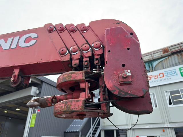 キャンター クレーン車　古河ユニック製５段　ＵＲＶ２６モデル　吊り２．６３ｔ　ラジコン　フックイン　荷台内寸：長さ３７２ｃｍ幅１９１ｃｍ　ハイデッキ　煤焼き無し　最大積載量２０００ｋｇ　５速マニュアル（26枚目）