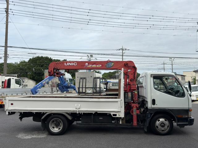 キャンター クレーン車　古河ユニック製５段　ＵＲＶ２６モデル　吊り２．６３ｔ　ラジコン　フックイン　荷台内寸：長さ３７２ｃｍ幅１９１ｃｍ　ハイデッキ　煤焼き無し　最大積載量２０００ｋｇ　５速マニュアル（35枚目）