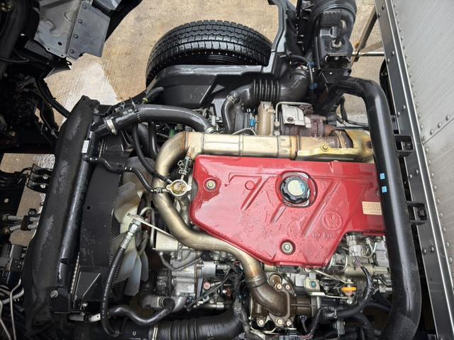 デュトロ 　日本フルハーフ製ボデー　極東開発製格納パワーゲート　荷箱内寸：長さ４５１ｃｍ幅２０７ｃｍ高さ２１８ｃｍ　ラッシング２段　床素材：木　最大積載量２０００ｋｇ　６速マニュアル　Ｎ０４Ｃエンジン　１５０馬力（40枚目）