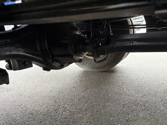デュトロ 　アンダーリフト　レッキング　中型増４ｔ車まで持ち上げ済み（前軸重２５６０ｋｇ）　ウインチ　付属品あり　６速マニュアル（34枚目）