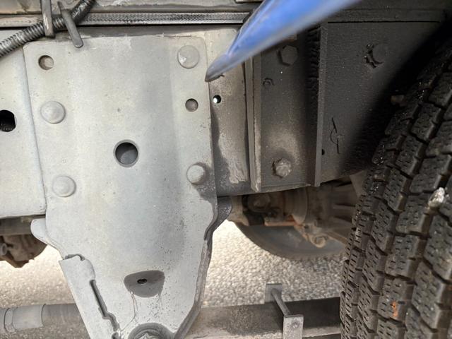 エルフトラック パッカー車　４．２立米　極東開発製プレス式パッカー　最大積載量２０００ｋｇ　左スライドドア　汚水タンク　ＬＥＤ電光掲示板　６速マニュアル（46枚目）