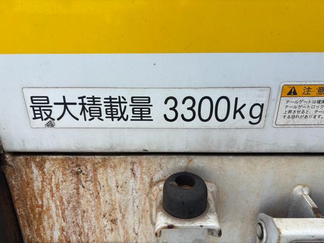 キャンター パッカー車　６．５立米　新明和製ボデー　巻き込み式パッカー　連続スイッチ　最大積載量３３００ｋｇ　汚水タンク　デュオニック２ペダル（ＡＴ限定運転可）（28枚目）
