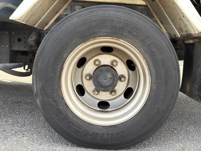 キャンター パッカー車　６．５立米　新明和製ボデー　巻き込み式パッカー　連続スイッチ　最大積載量３３００ｋｇ　汚水タンク　デュオニック２ペダル（ＡＴ限定運転可）（45枚目）
