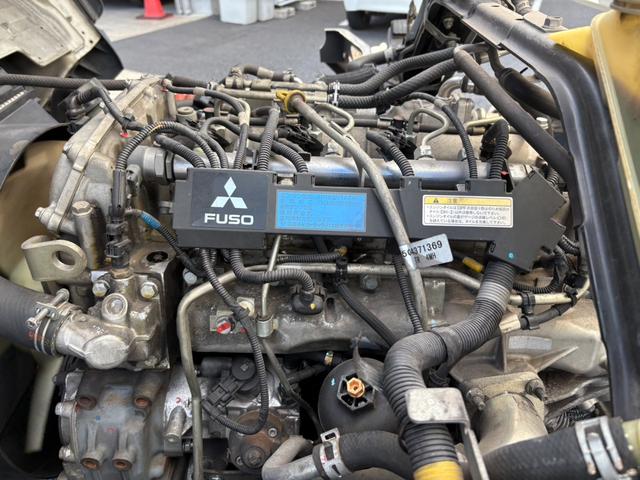 キャンター パッカー車　６．５立米　新明和製ボデー　巻き込み式パッカー　連続スイッチ　最大積載量３３００ｋｇ　汚水タンク　デュオニック２ペダル（ＡＴ限定運転可）（48枚目）