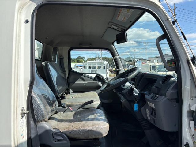 キャンター パッカー車　６．５立米　新明和製ボデー　巻き込み式パッカー　連続スイッチ　最大積載量３３００ｋｇ　汚水タンク　デュオニック２ペダル（ＡＴ限定運転可）（54枚目）