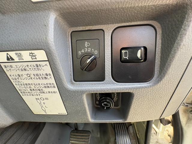キャンター パッカー車　６．５立米　新明和製ボデー　巻き込み式パッカー　連続スイッチ　最大積載量３３００ｋｇ　汚水タンク　デュオニック２ペダル（ＡＴ限定運転可）（59枚目）