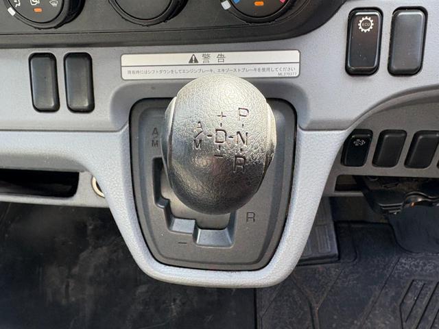 キャンター パッカー車　６．５立米　新明和製ボデー　巻き込み式パッカー　連続スイッチ　最大積載量３３００ｋｇ　汚水タンク　デュオニック２ペダル（ＡＴ限定運転可）（61枚目）