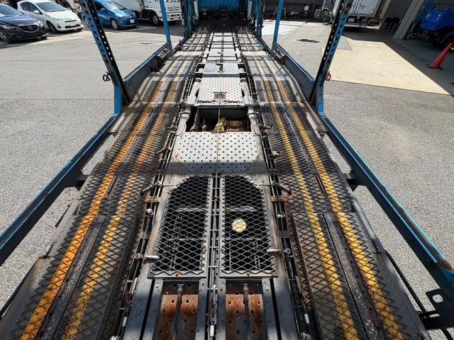 ファイター キャリアカー　５台積みキャリアカー　細谷車体　ラジコン　アルコア製アルミホイール　２デフ　リターダー　最大積載量９６００ｋｇ　６Ｍ６０エンジン　荷台寸法：長さ１０５０ｃｍ幅２３２ｃｍ　荷台中心部ギャップ：１９０ｃｍ（12枚目）