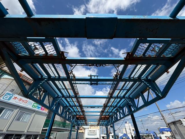 ファイター キャリアカー　５台積みキャリアカー　細谷車体　ラジコン　アルコア製アルミホイール　２デフ　リターダー　最大積載量９６００ｋｇ　６Ｍ６０エンジン　荷台寸法：長さ１０５０ｃｍ幅２３２ｃｍ　荷台中心部ギャップ：１９０ｃｍ（49枚目）