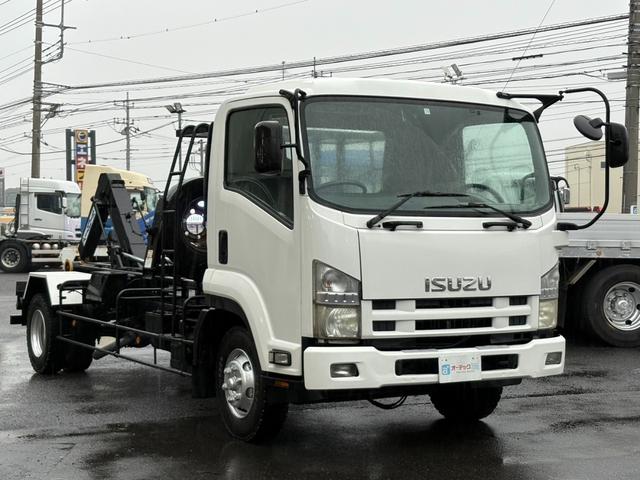 フォワード アームロール 新明和製アームロール ツインホイスト リアジャッキ CCA44-20モデル 外装仕上済 6速マニュアル 最大積載量3900kg 4HK1エンジン 190馬力(3枚目)