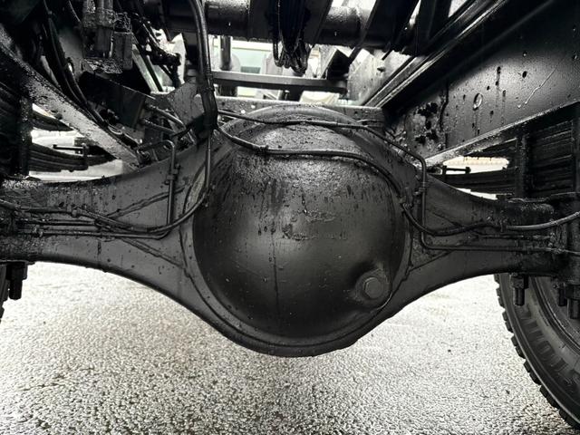 フォワード アームロール 新明和製アームロール ツインホイスト リアジャッキ CCA44-20モデル 外装仕上済 6速マニュアル 最大積載量3900kg 4HK1エンジン 190馬力(17枚目)