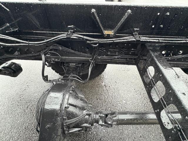 フォワード アームロール 新明和製アームロール ツインホイスト リアジャッキ CCA44-20モデル 外装仕上済 6速マニュアル 最大積載量3900kg 4HK1エンジン 190馬力(28枚目)