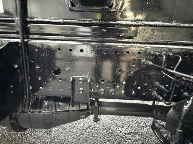 フォワード アームロール 新明和製アームロール ツインホイスト リアジャッキ CCA44-20モデル 外装仕上済 6速マニュアル 最大積載量3900kg 4HK1エンジン 190馬力(30枚目)