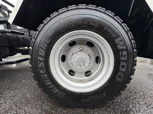 フォワード アームロール 新明和製アームロール ツインホイスト リアジャッキ CCA44-20モデル 外装仕上済 6速マニュアル 最大積載量3900kg 4HK1エンジン 190馬力(37枚目)