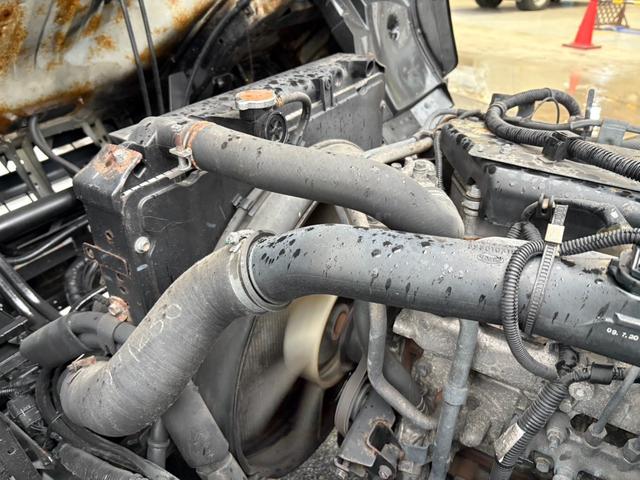 フォワード アームロール 新明和製アームロール ツインホイスト リアジャッキ CCA44-20モデル 外装仕上済 6速マニュアル 最大積載量3900kg 4HK1エンジン 190馬力(39枚目)