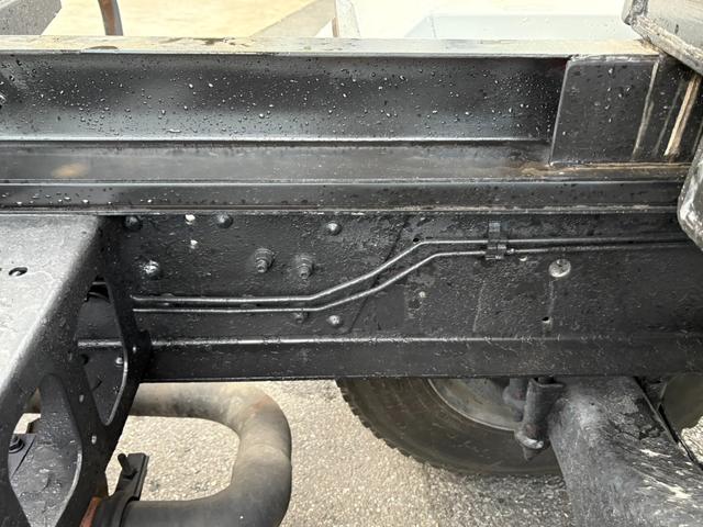 ヒノレンジャー アームロール ヒアブ製マルチリフト シングルホイスト 最大積載量4000kg 実走行10万キロ台 6速マニュアル コンテナサイズ:長さ352cm幅191cm高さ113cm コンテナメーカー:白川鉄工(10枚目)